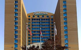 Radisson Suites Hotel Toronto Airport